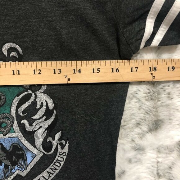 The Wizarding World of Harry Potter Universal Studios Hogwarts Crest T-Shirt S - Picture 7 of 8